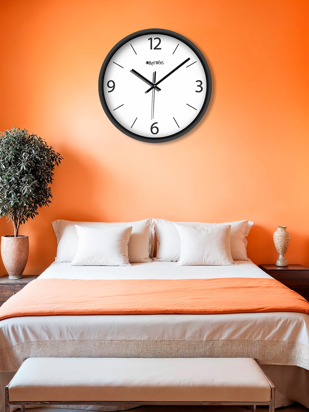 

OLIVE TREE Black & White Analogue Contemporary Wall Clock