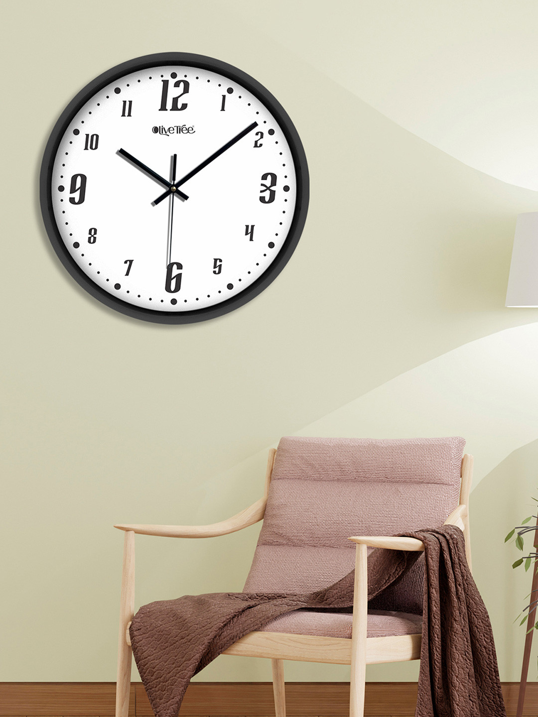 

OLIVE TREE Black & White Analogue Contemporary Wall Clock