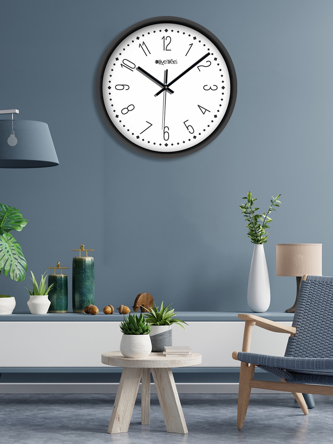 

OLIVE TREE Black & White Analogue Contemporary Wall Clock