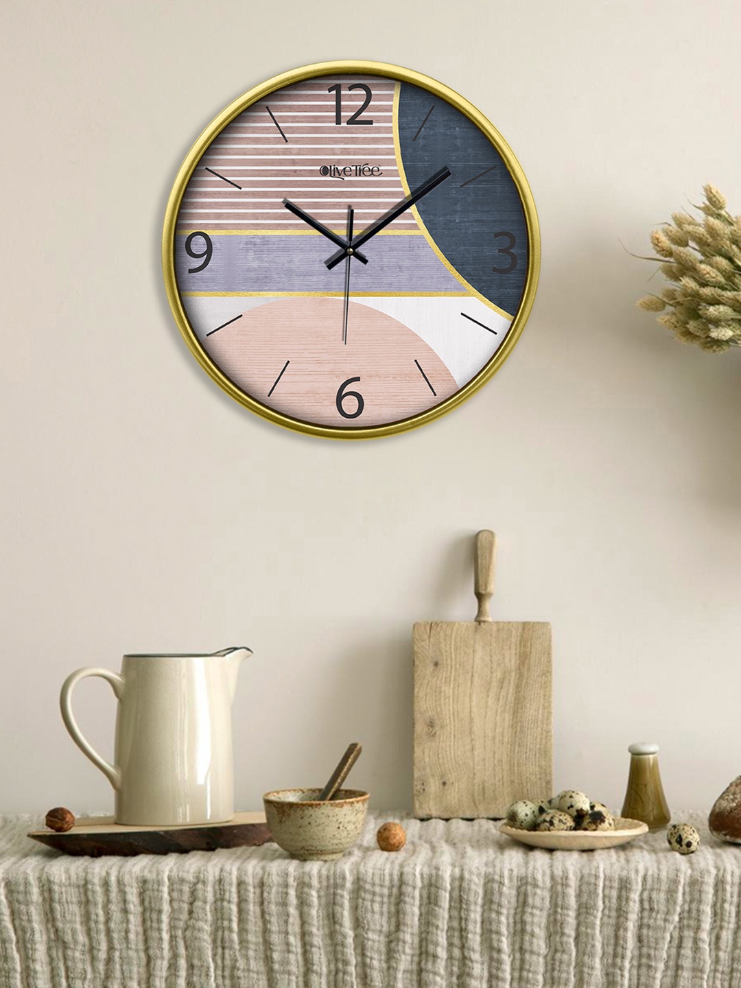 

OLIVE TREE Gold-Toned & Pink Printed Analogue Contemporary Wall Clock