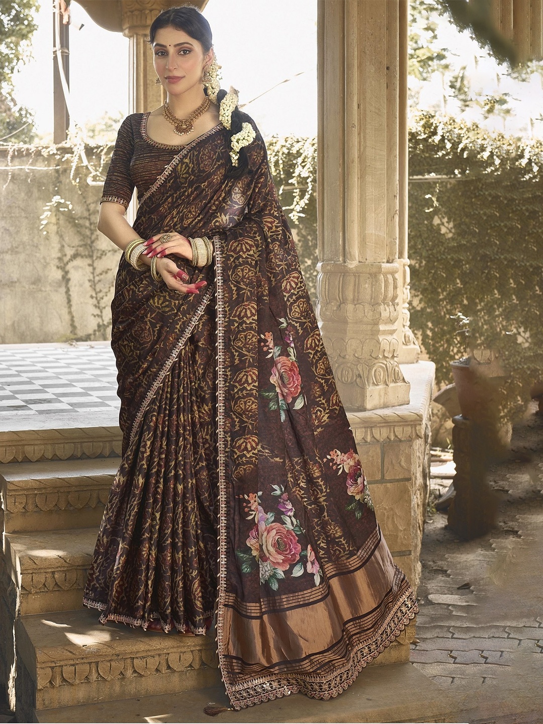 

MySilkLove Printed Floral Banarasi Saree, Brown