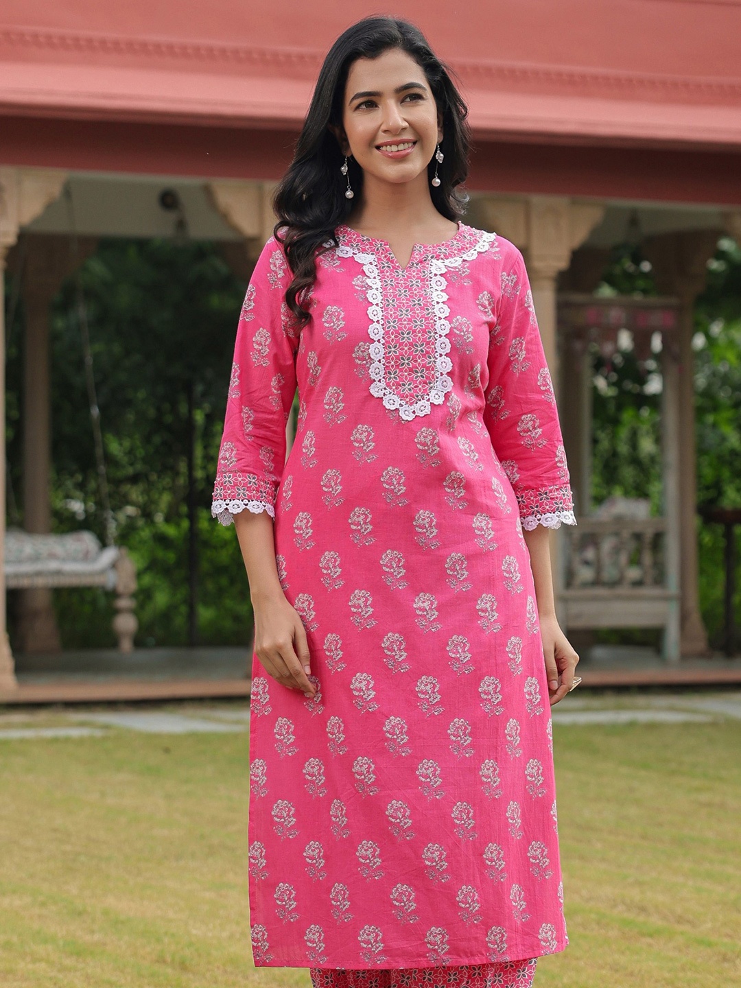 

Aramya Floral Printed Pure Cotton Straight Kurta Salwar Set, Pink