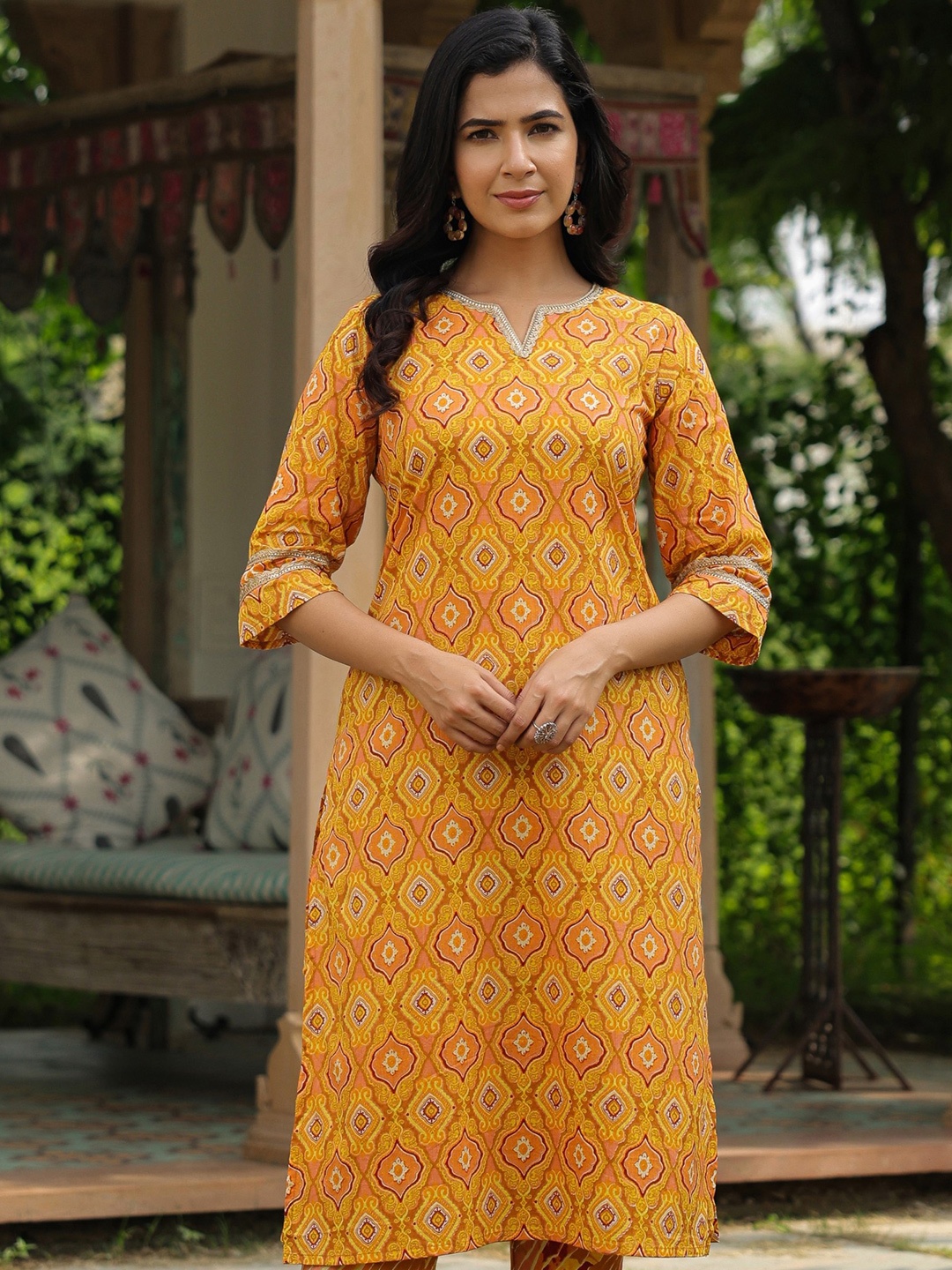 

Aramya Geometric Printed Pure Cotton Straight Kurta with Trousers, Yellow