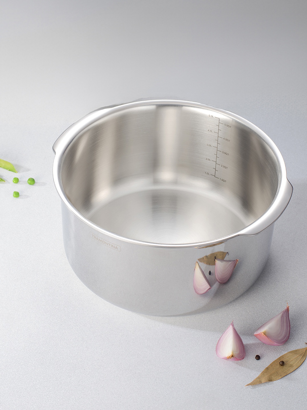 

Tramontina Aeion Silver-toned Non Toxic Stainless Steel Triply Induction Base Tope & Lid