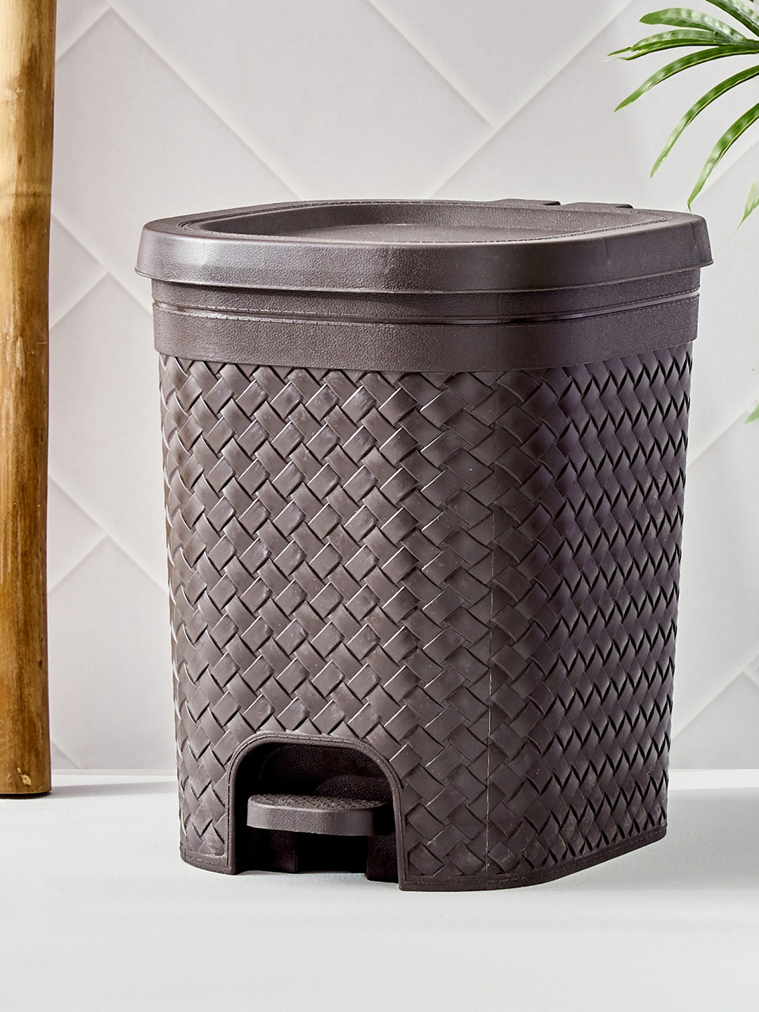 

Home Centre Sedona Brown Self Design Soft Close Pedal Waste Bin - 15l