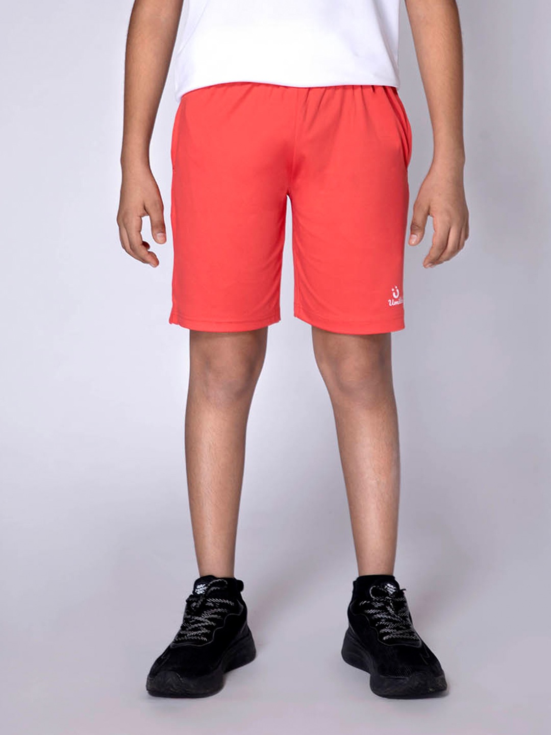

UMILDO Boys Outdoor Sports Shorts, Red