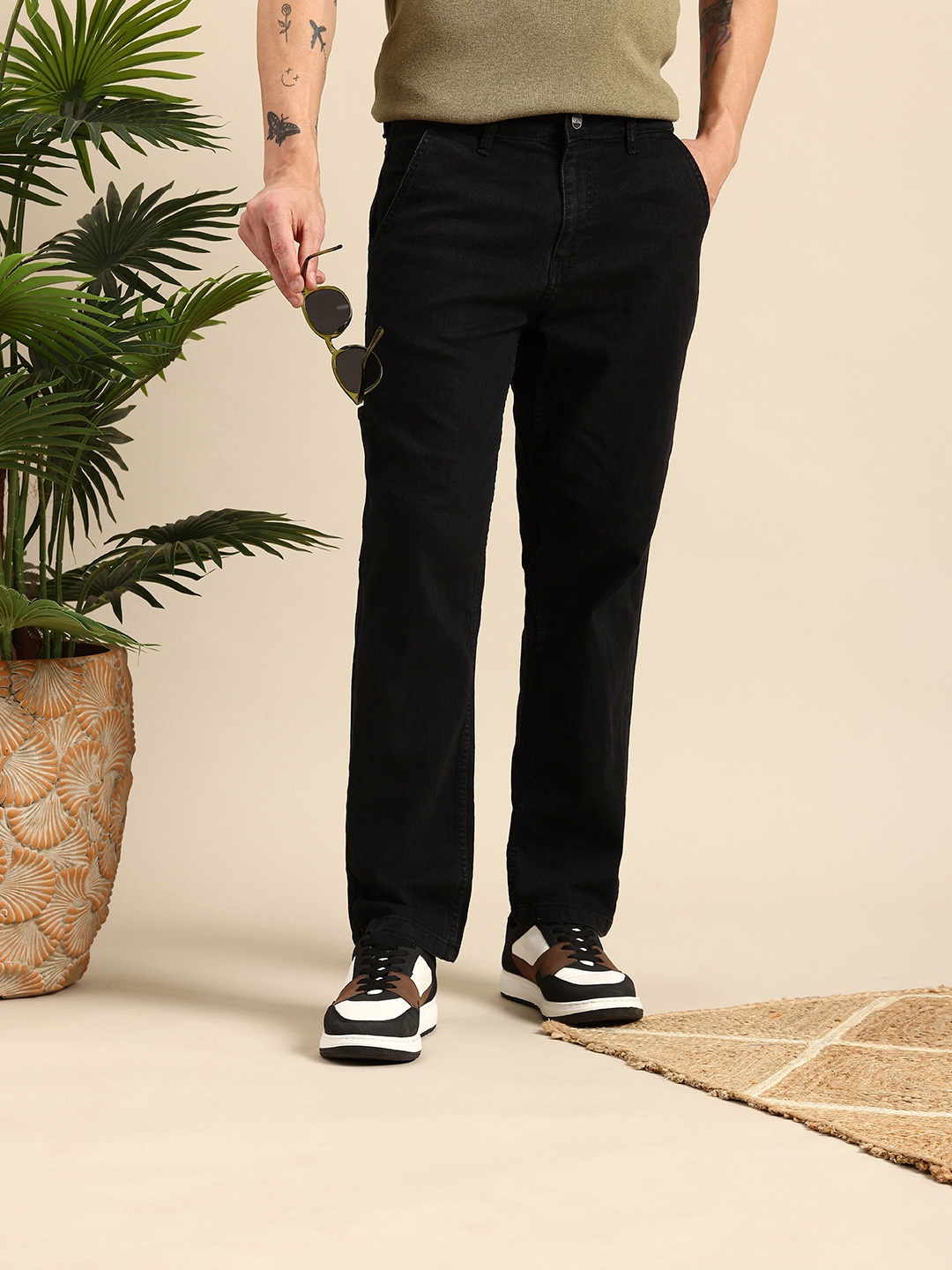 

Mast & Harbour Men Straight Fit Light Fade Stretchable Jeans, Black