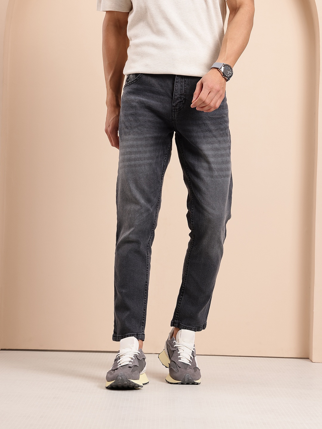 

Mast & Harbour Men Tapered Fit Whiskers & Chevrons Stretchable Jeans, Grey