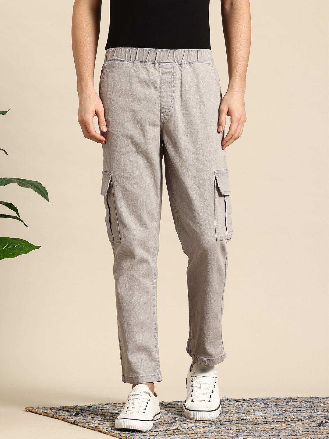 

Mast & Harbour Men Relaxed Fit Elastic Waist Cargo Style Stretchable Jeans, Grey