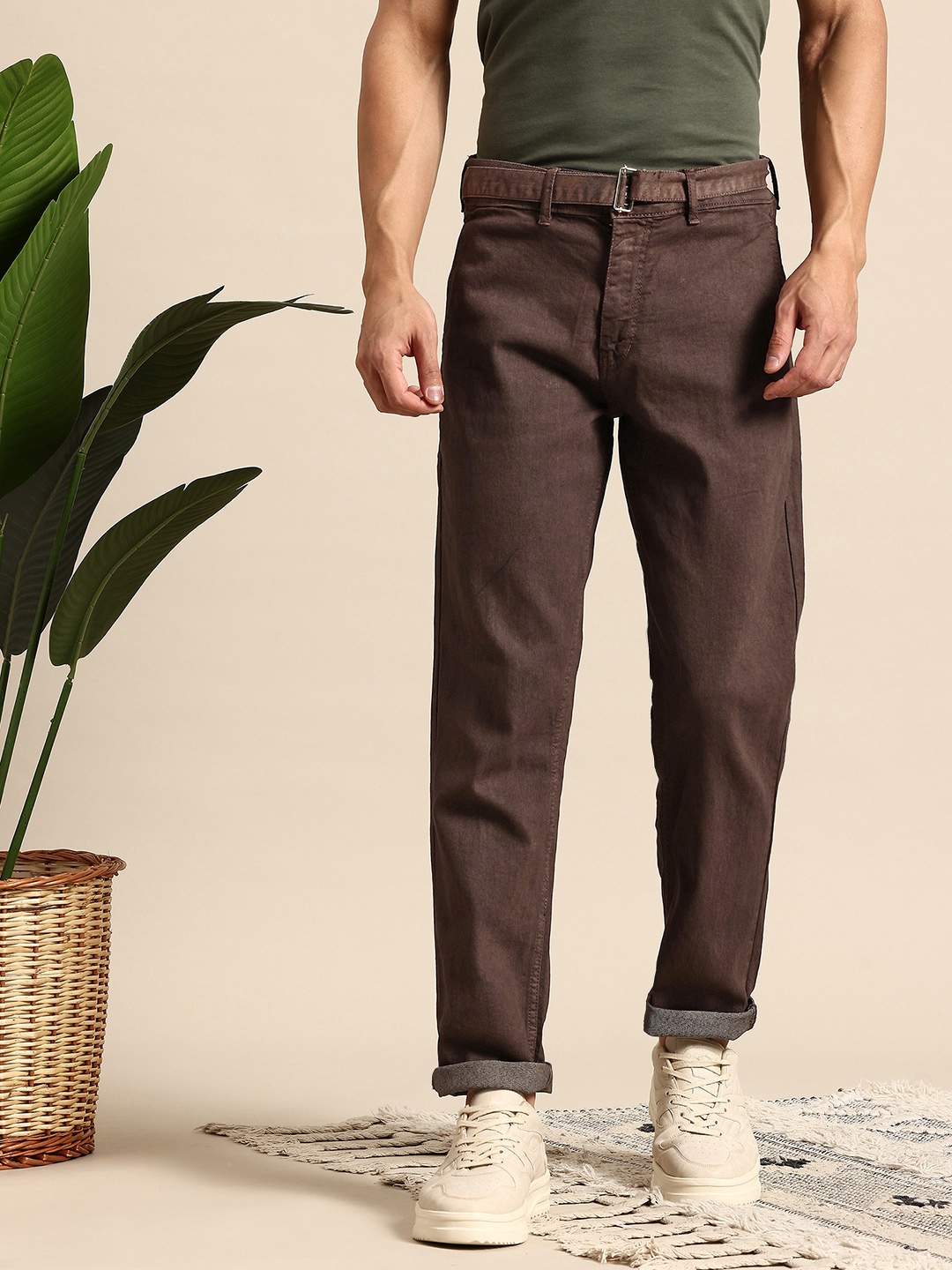 

Mast & Harbour Men Relaxed Fit Stretchable Jeans with Belt, Brown