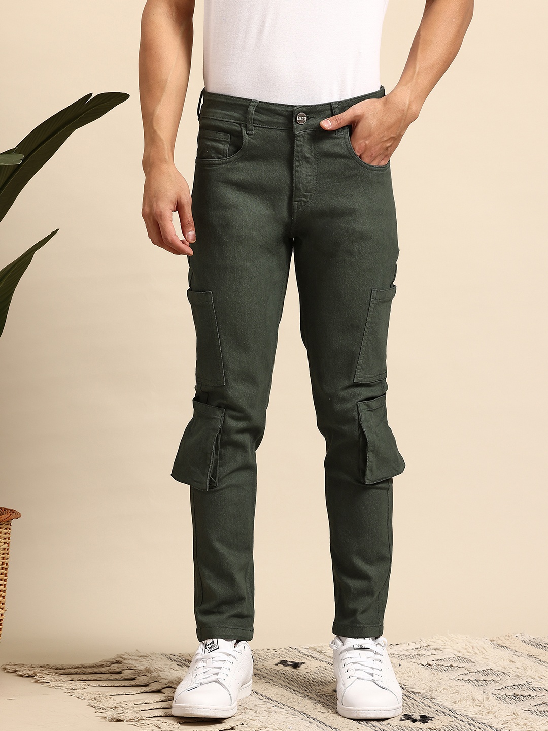 

Mast & Harbour Men Tapered Fit Stretchable Cargo-Style Jeans, Olive