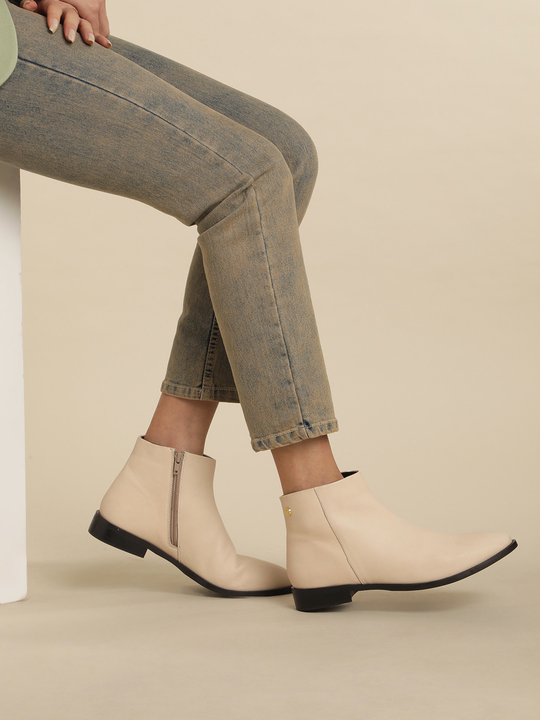 

Nautica Women Mid-Top Leather Regular Boots, Beige