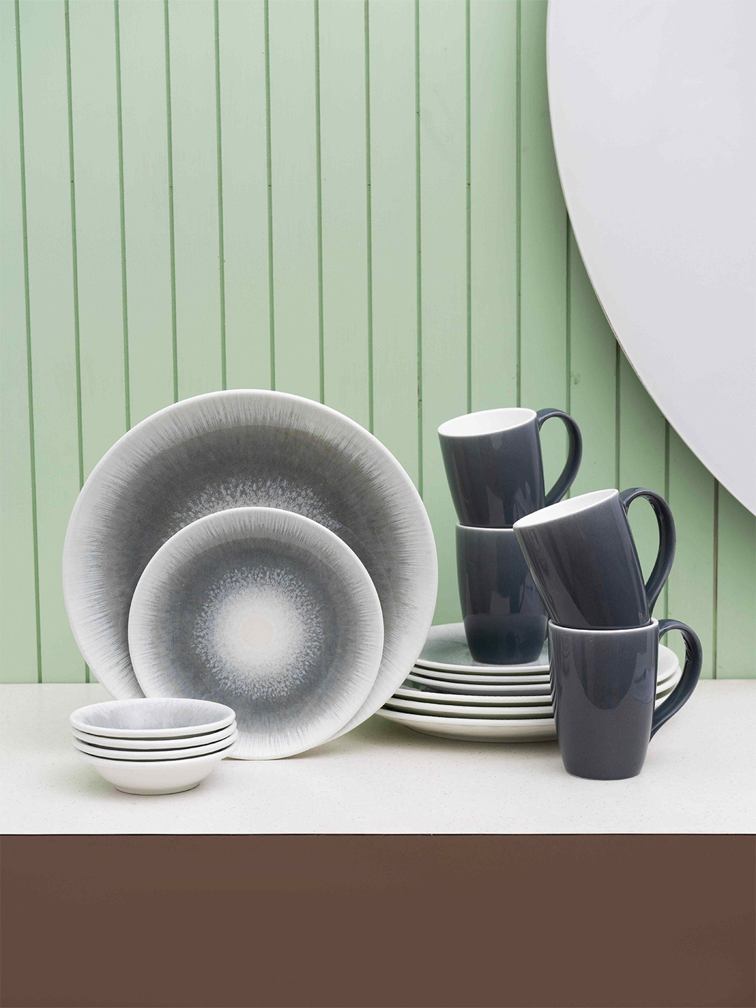 

JCPL Textures Set Of 16 Grey & White Dinner Set