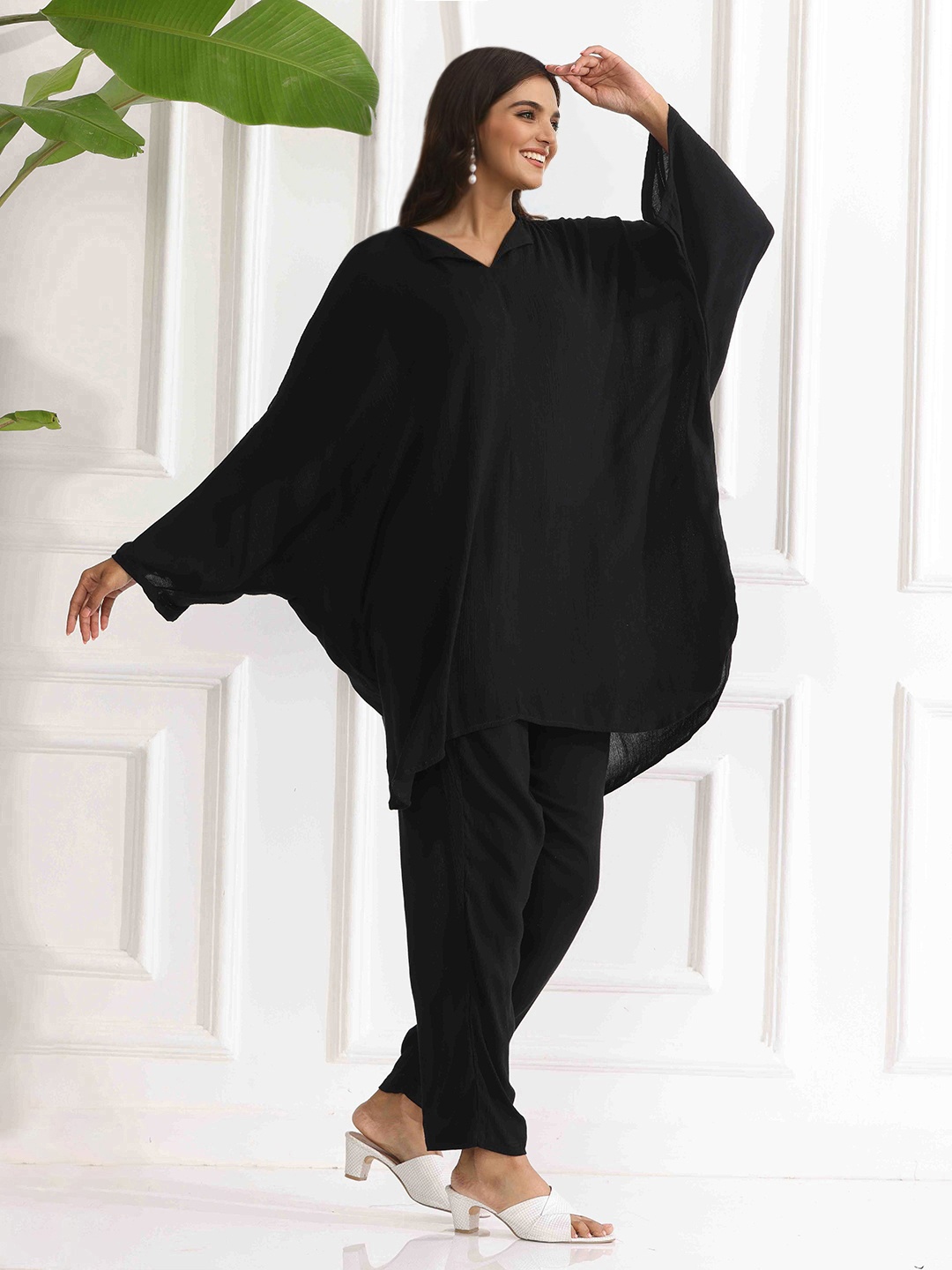 

Ishin Round Neck Tunic with Trousers Co-Ords, Black