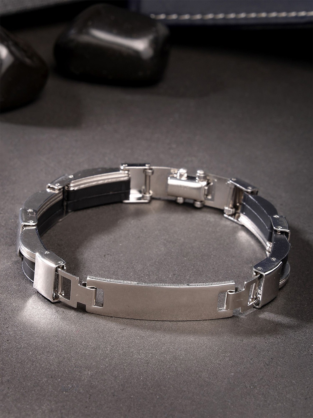 

Bohey by KARATCART Men Handcrafted Silver-Plated Link Bracelet