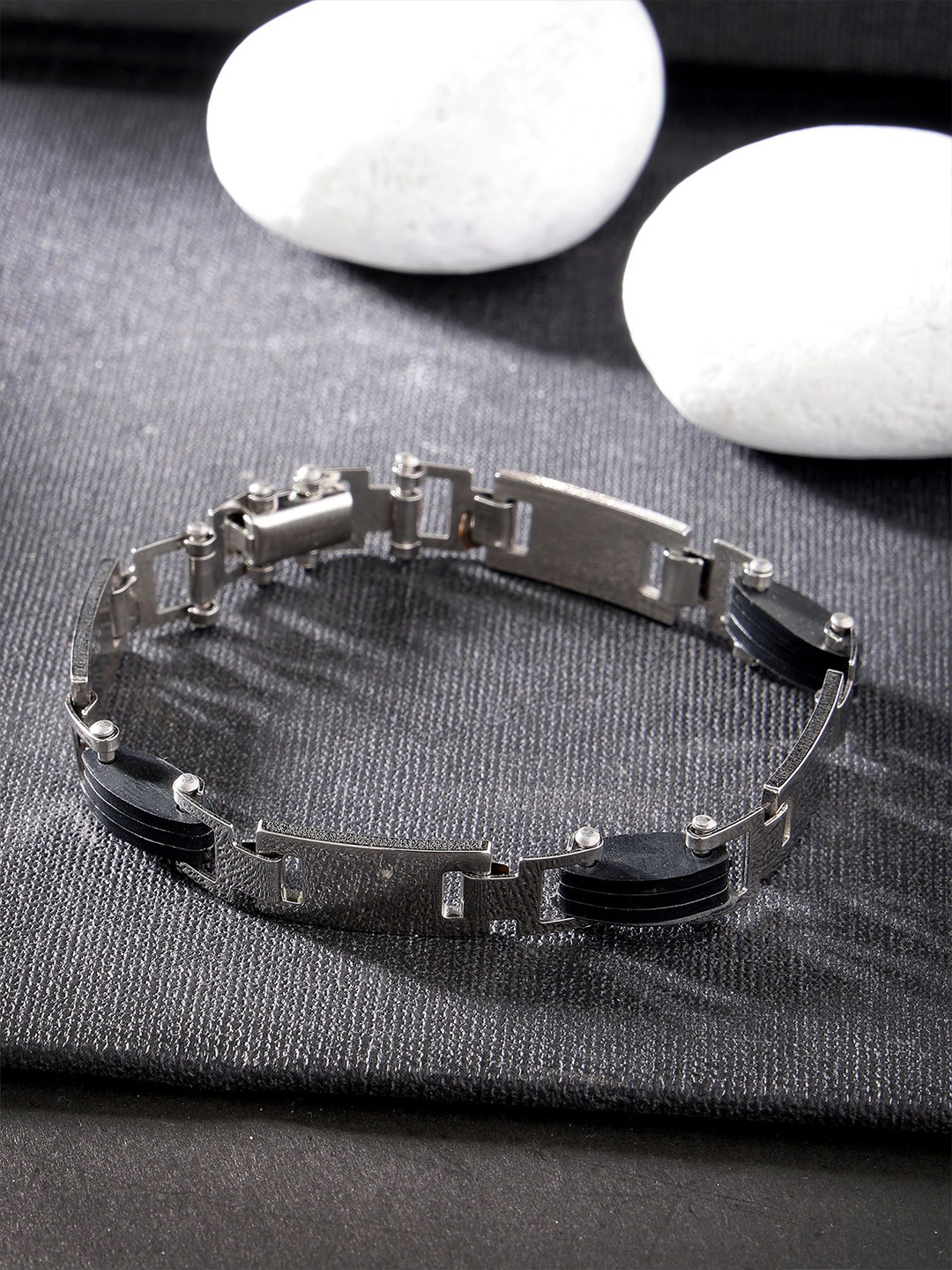 

Bohey by KARATCART Men Handcrafted Silver-Plated Link Bracelet