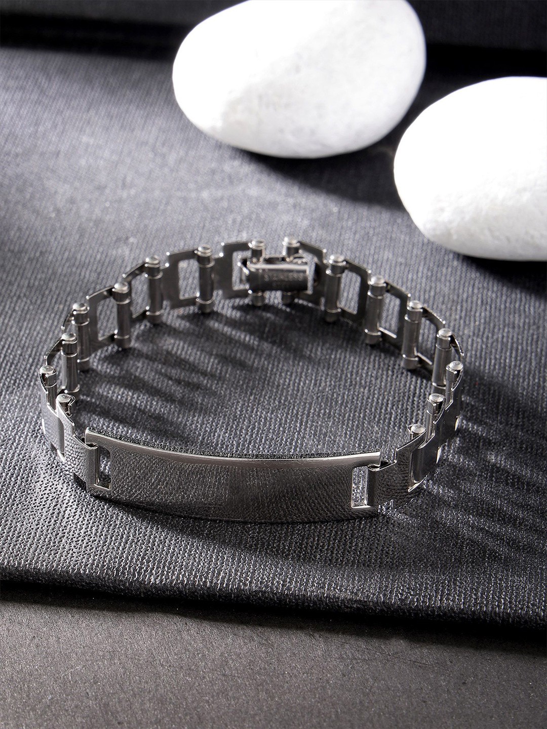 

Bohey by KARATCART Men Handcrafted Silver-Plated Link Bracelet