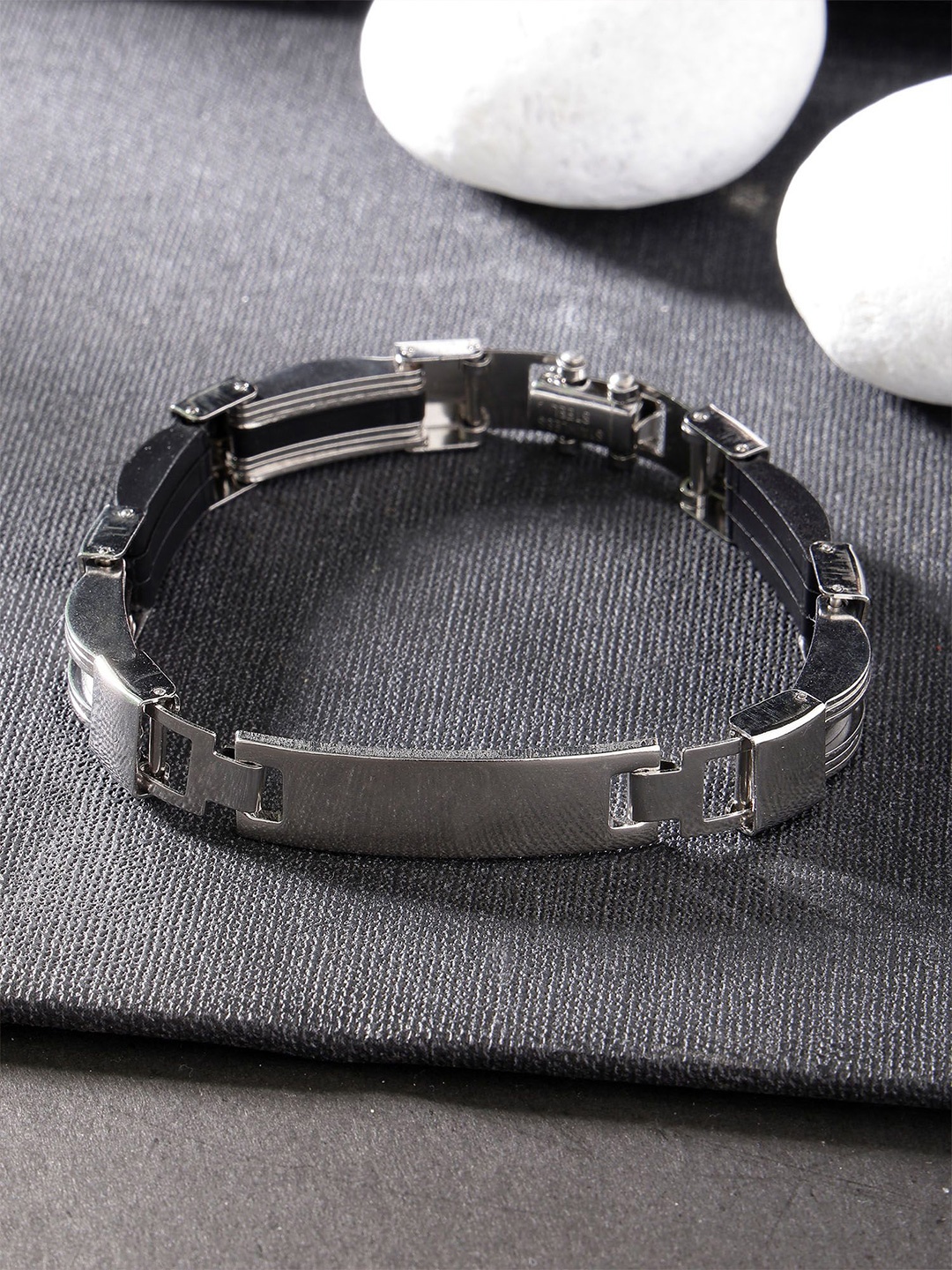 

Bohey by KARATCART Men Handcrafted Silver-Plated Link Bracelet