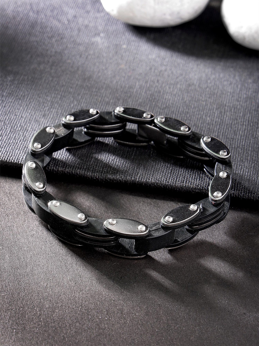 

Bohey by KARATCART Men Handcrafted Silver-Plated Link Bracelet
