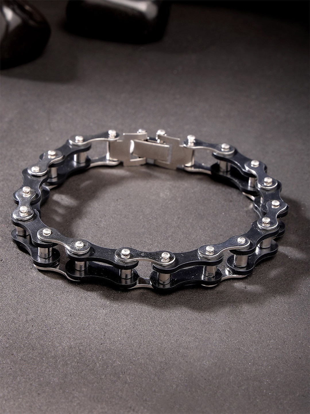 

Bohey by KARATCART Men Handcrafted Silver-Plated Link Bracelet