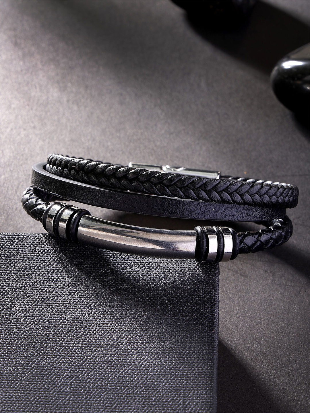 

Bohey by KARATCART Men Leather Handcrafted Silver-Plated Multistrand Bracelet