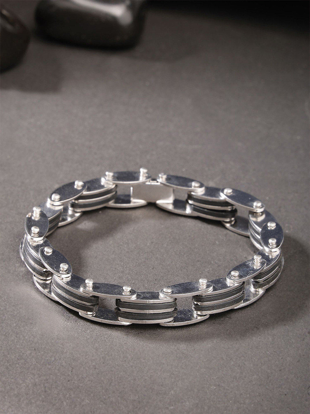 

Bohey by KARATCART Men Handcrafted Silver-Plated Link Bracelet