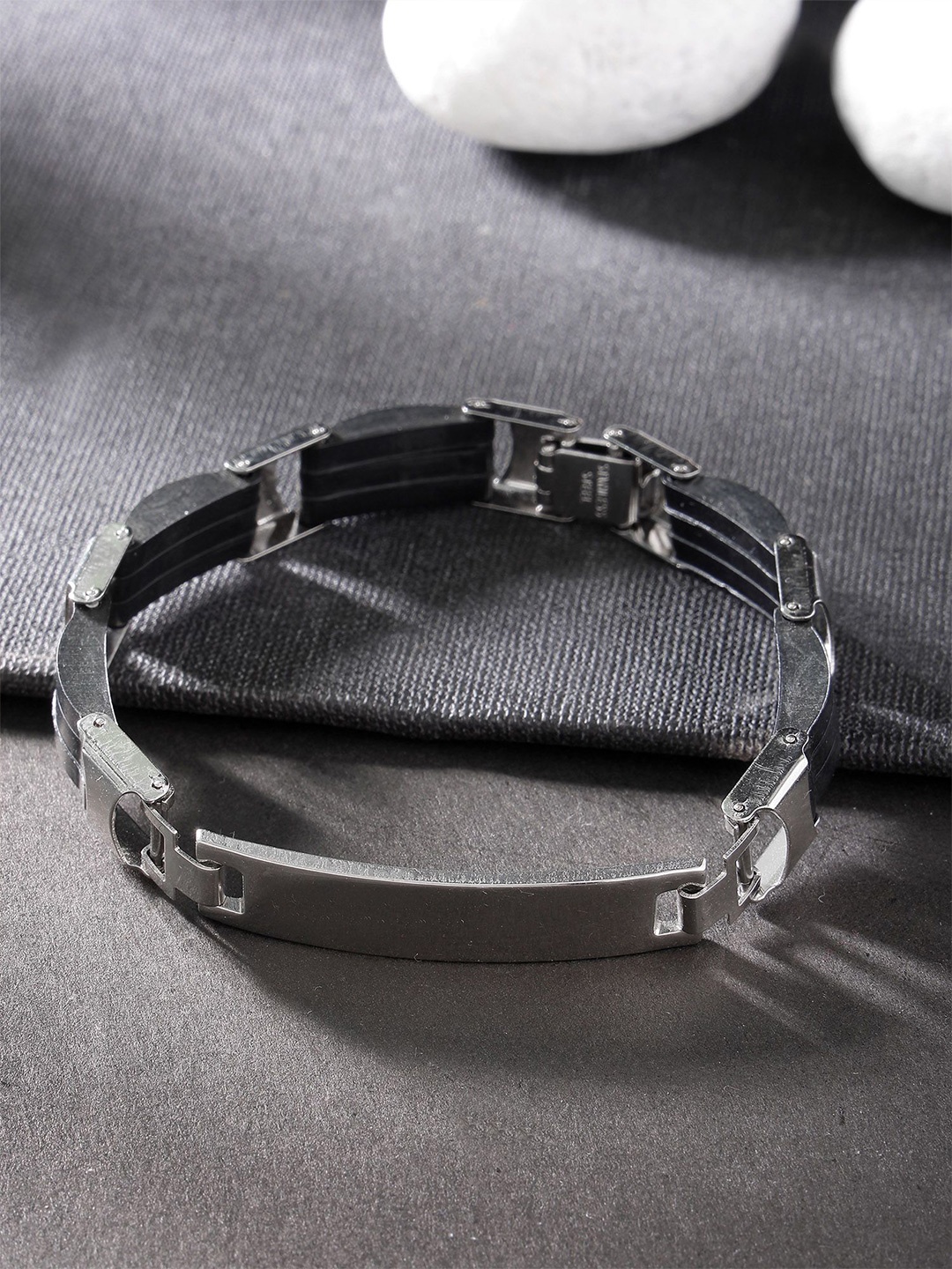 

Bohey by KARATCART Men Handcrafted Silver-Plated Link Bracelet