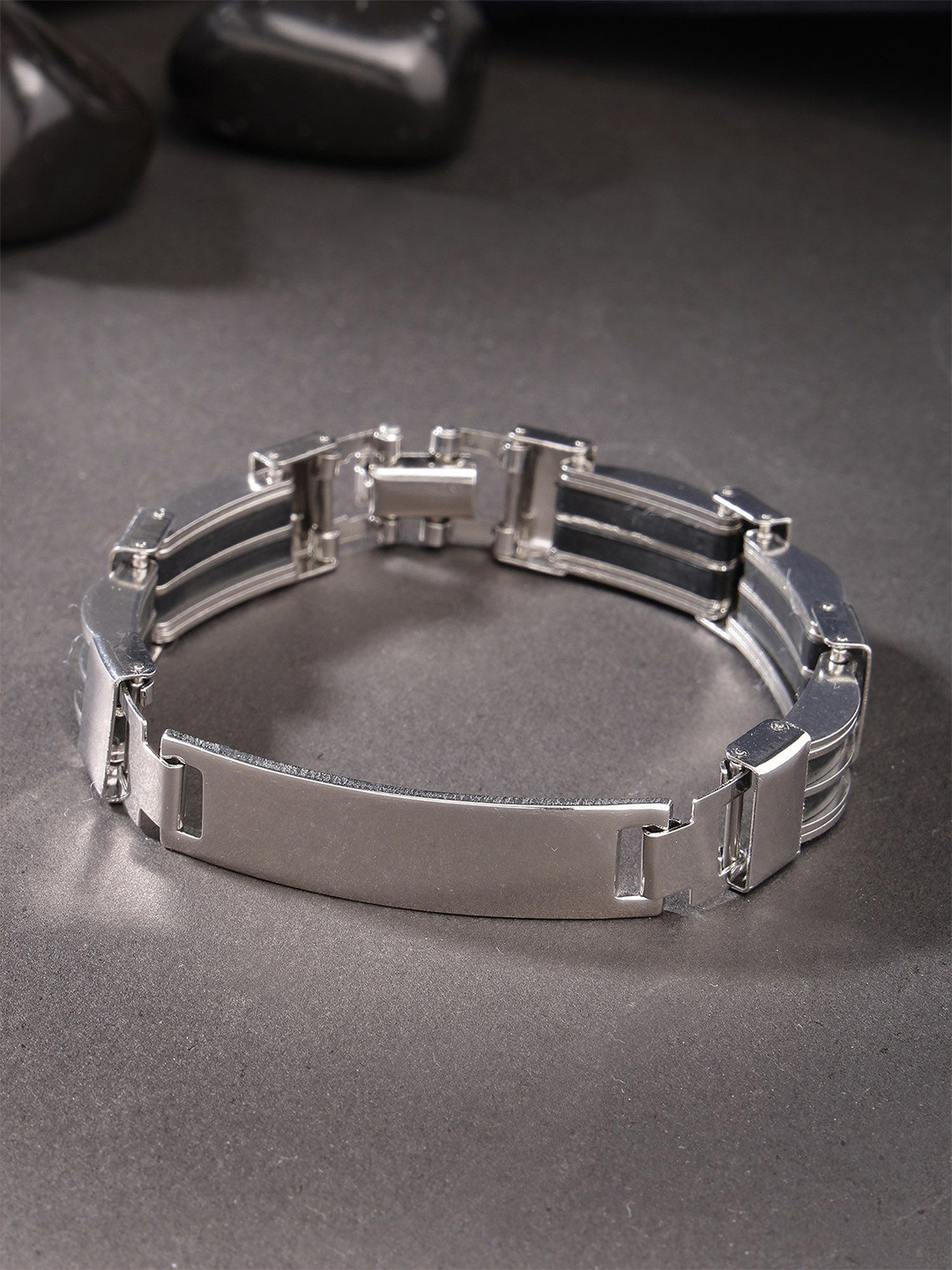 

Bohey by KARATCART Men Handcrafted Silver-Plated Link Bracelet