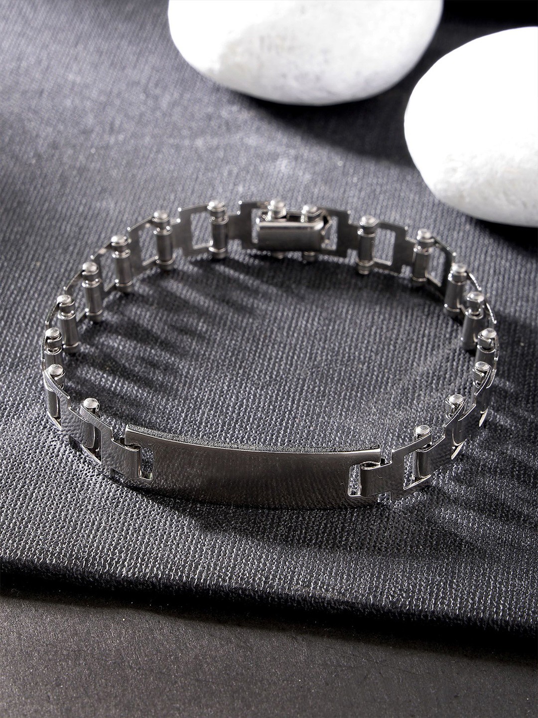 

Bohey by KARATCART Men Handcrafted Silver-Plated Link Bracelet