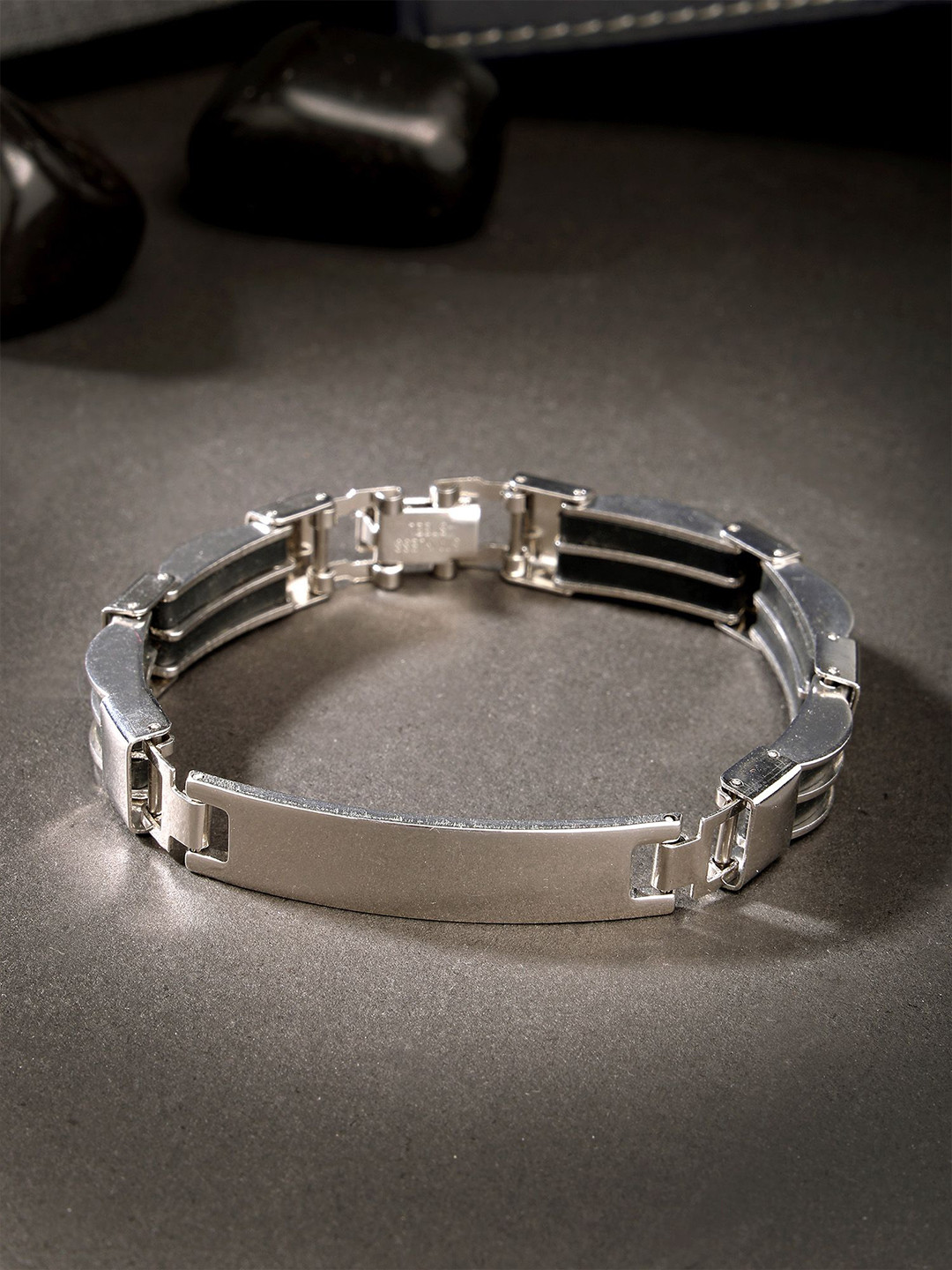 

Bohey by KARATCART Men Handcrafted Silver-Plated Link Bracelet