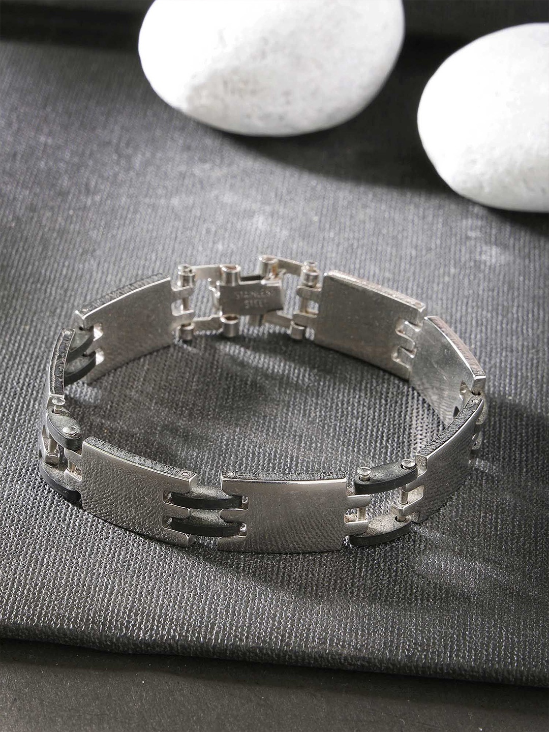 

Bohey by KARATCART Men Handcrafted Silver-Plated Link Bracelet