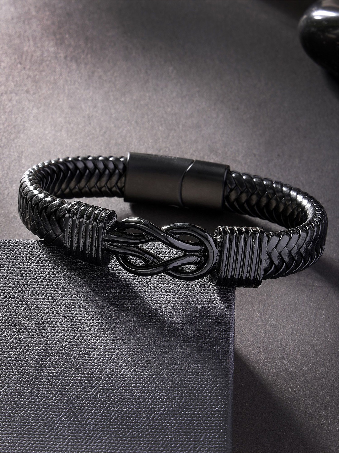 

Bohey by KARATCART Men Leather Handcrafted Link Bracelet, Black