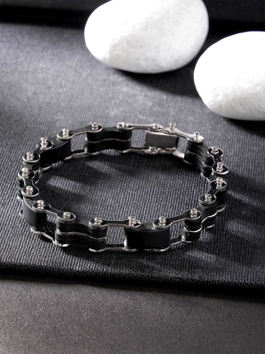 

Bohey by KARATCART Men Handcrafted Silver-Plated Link Bracelet