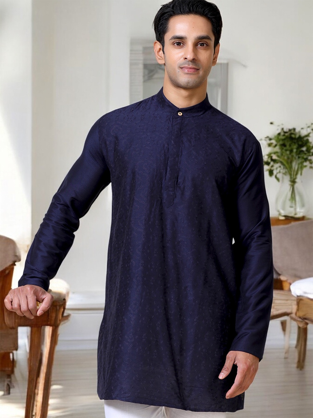 

TATTVA Men Thread Work Kurta, Navy blue