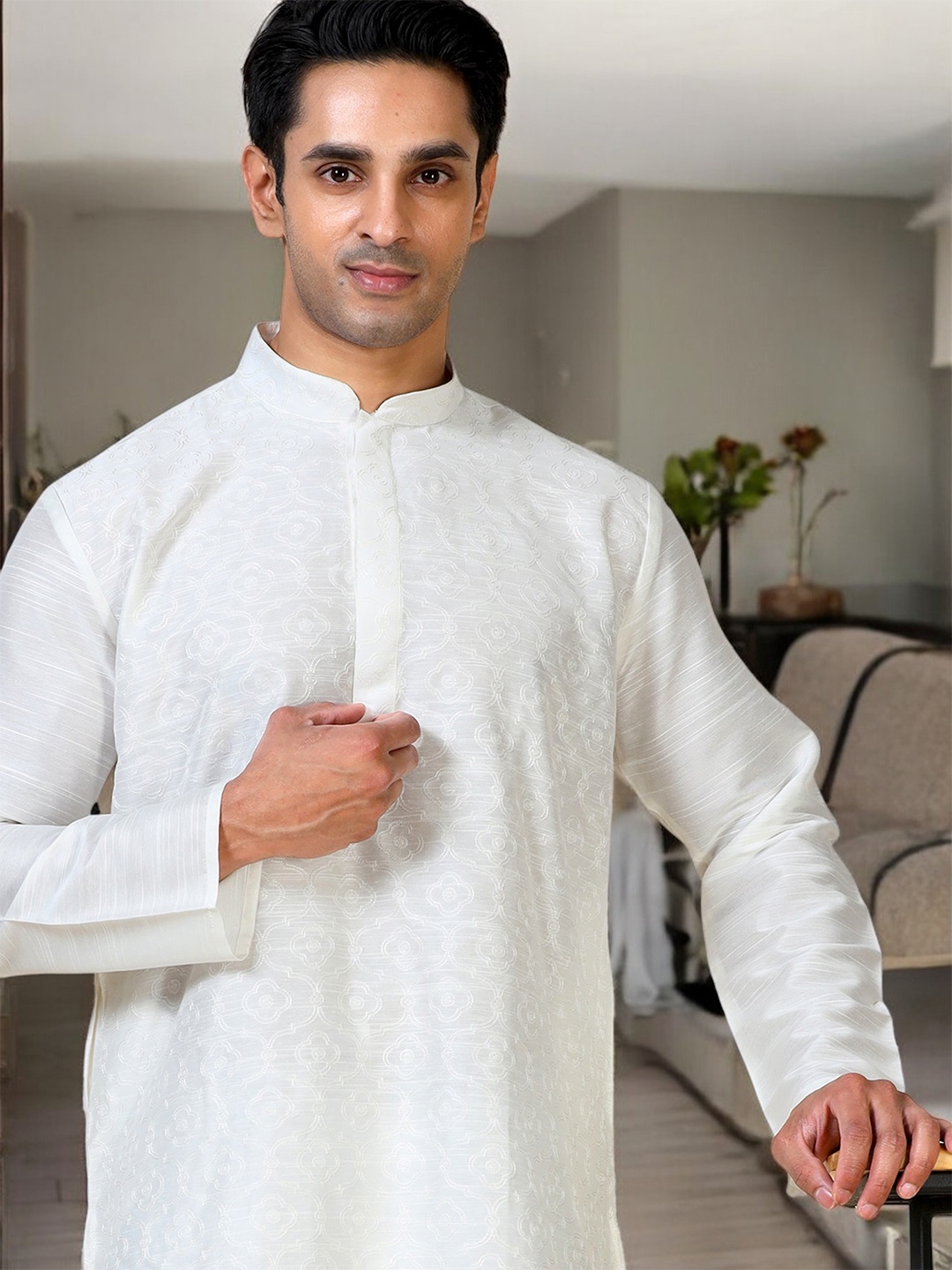 

TATTVA Men Chikankari Kurta, White