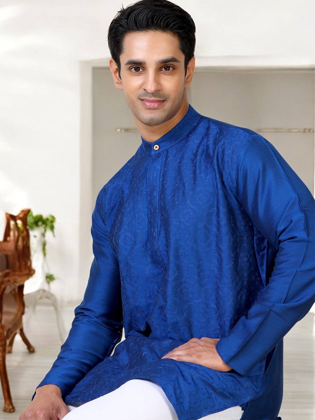 

TATTVA Men Keyhole Neck Anarkali Kurta, Blue