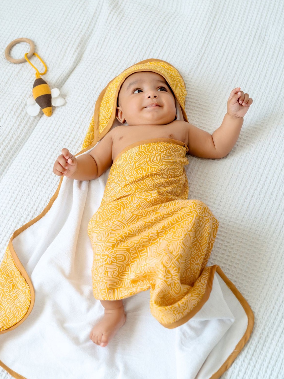 

cocoon care Yellow & White 1 Printed Bamboo 350 GSM Bath Towel