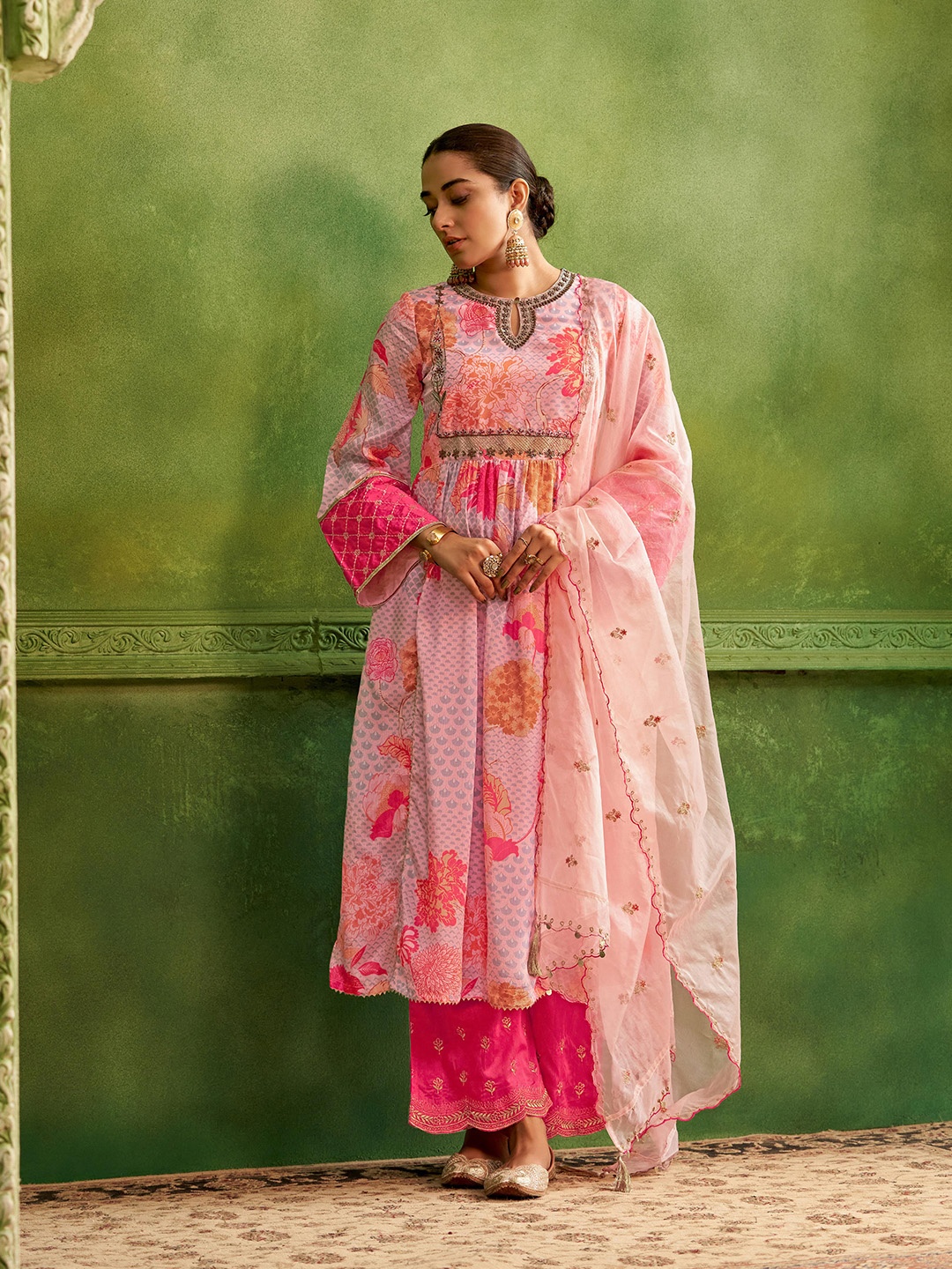 

DRESOUL Women Floral Embroidered Regular Beads and Stones Kurta with Palazzos & With Dupatta, Pink