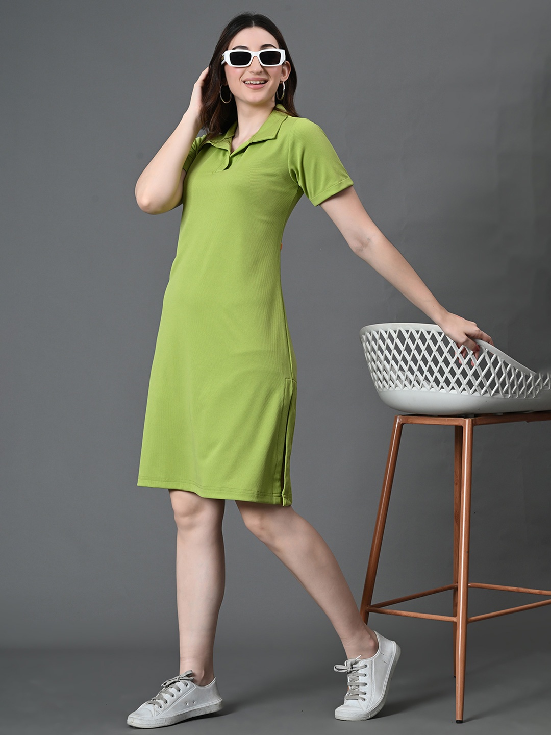

Myshka Solid Polo Collar Ribbed T-Shirt Dress, Green