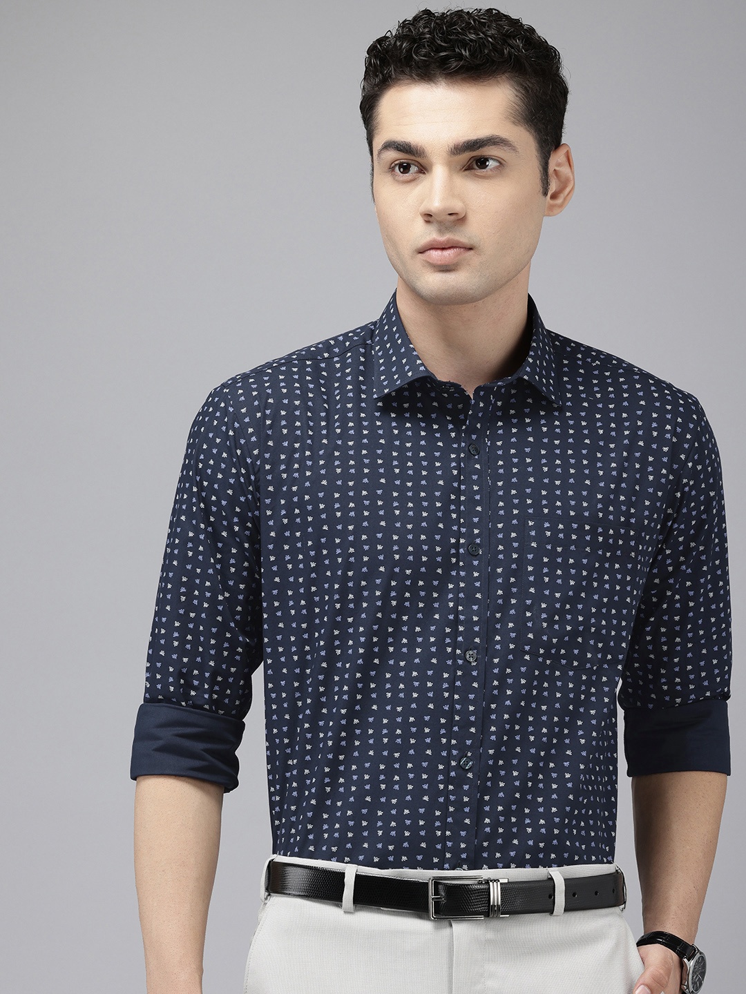 

Park Avenue Pure Cotton Slim Fit Floral Printed Formal Shirt, Navy blue
