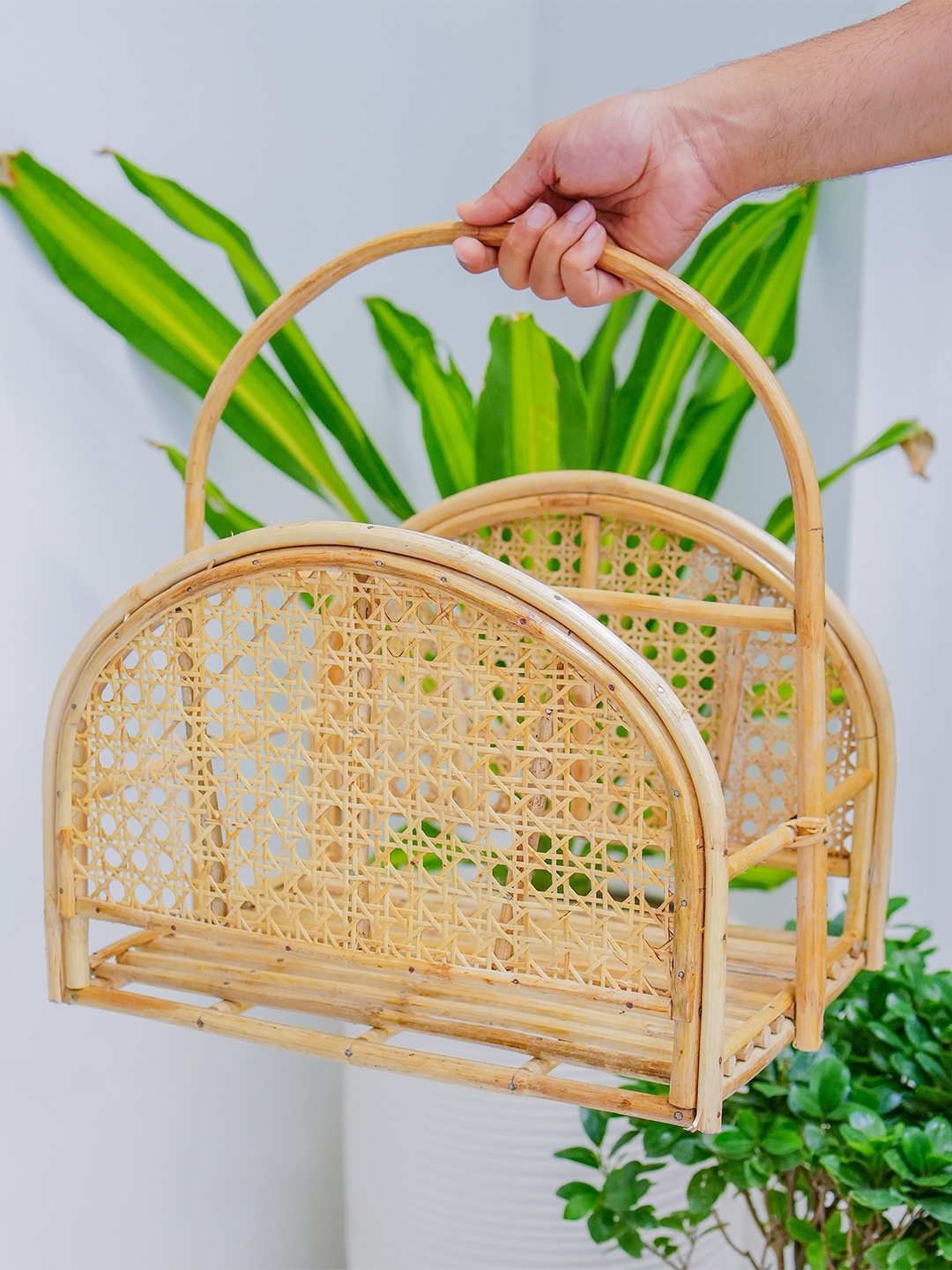 

AJAARA Beige Rattan Magazine Holder