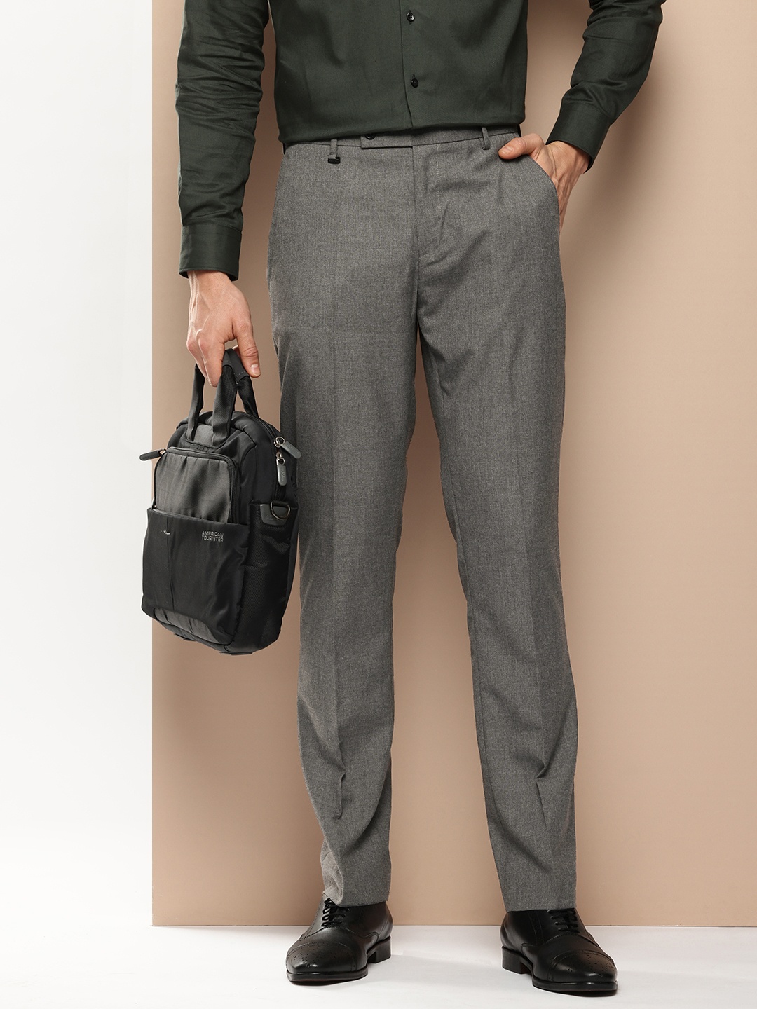 

INVICTUS Men Slim Fit Trousers, Charcoal