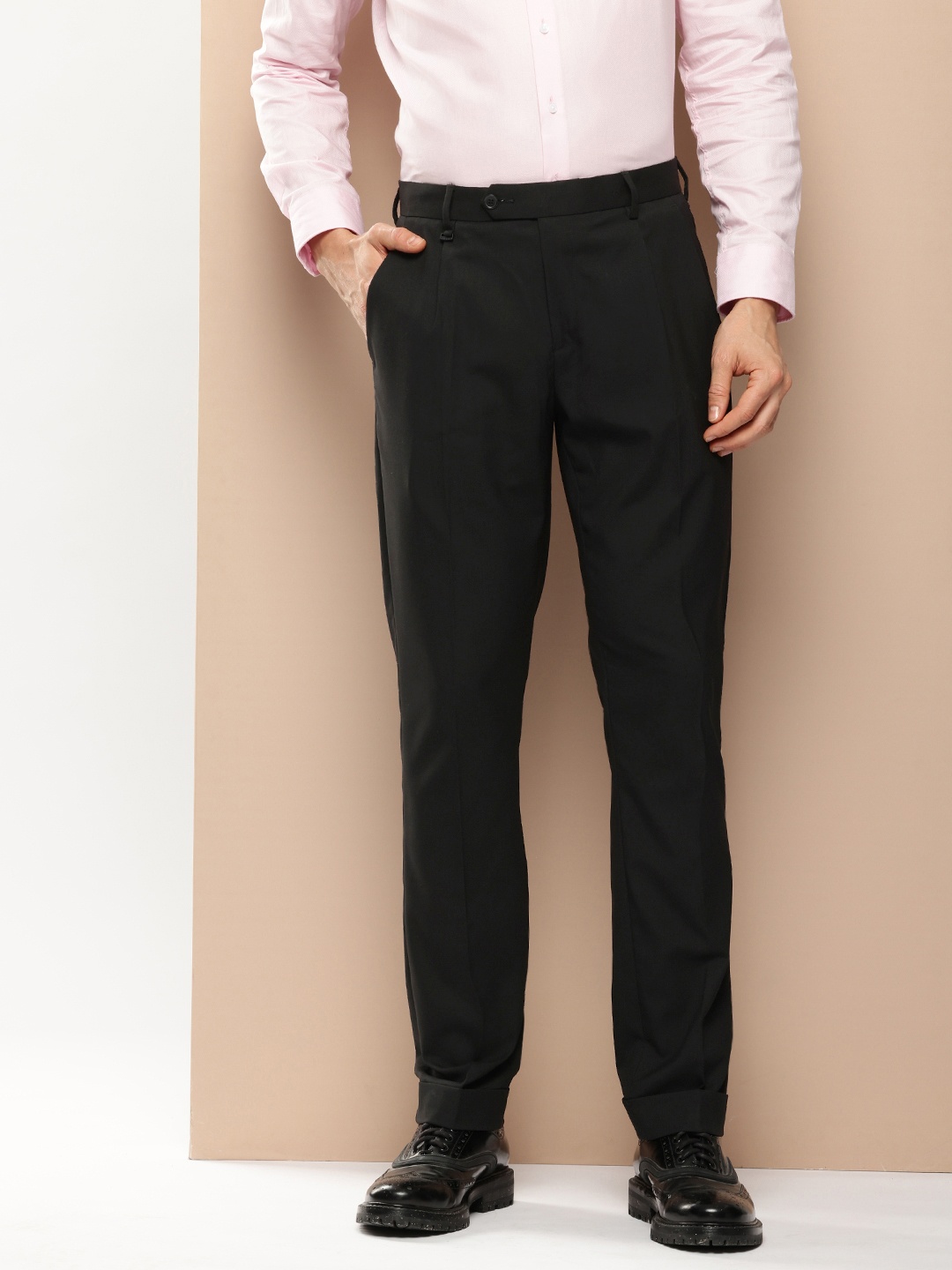 

INVICTUS Men Slim Fit Trousers, Black