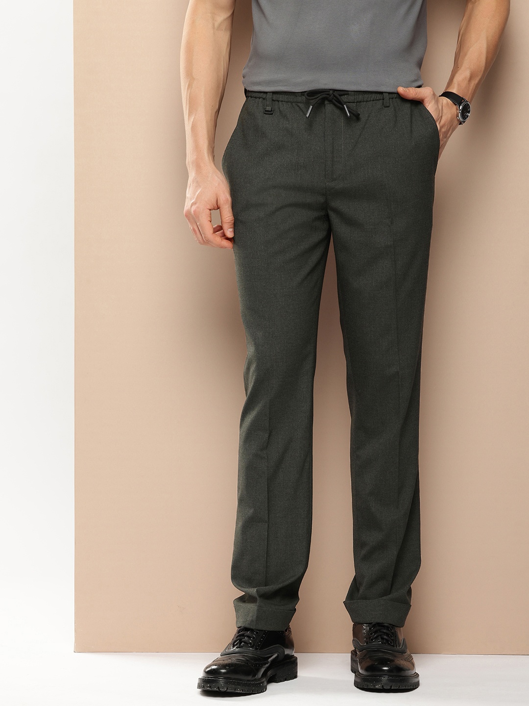 

INVICTUS Men Slim Fit Trousers, Olive