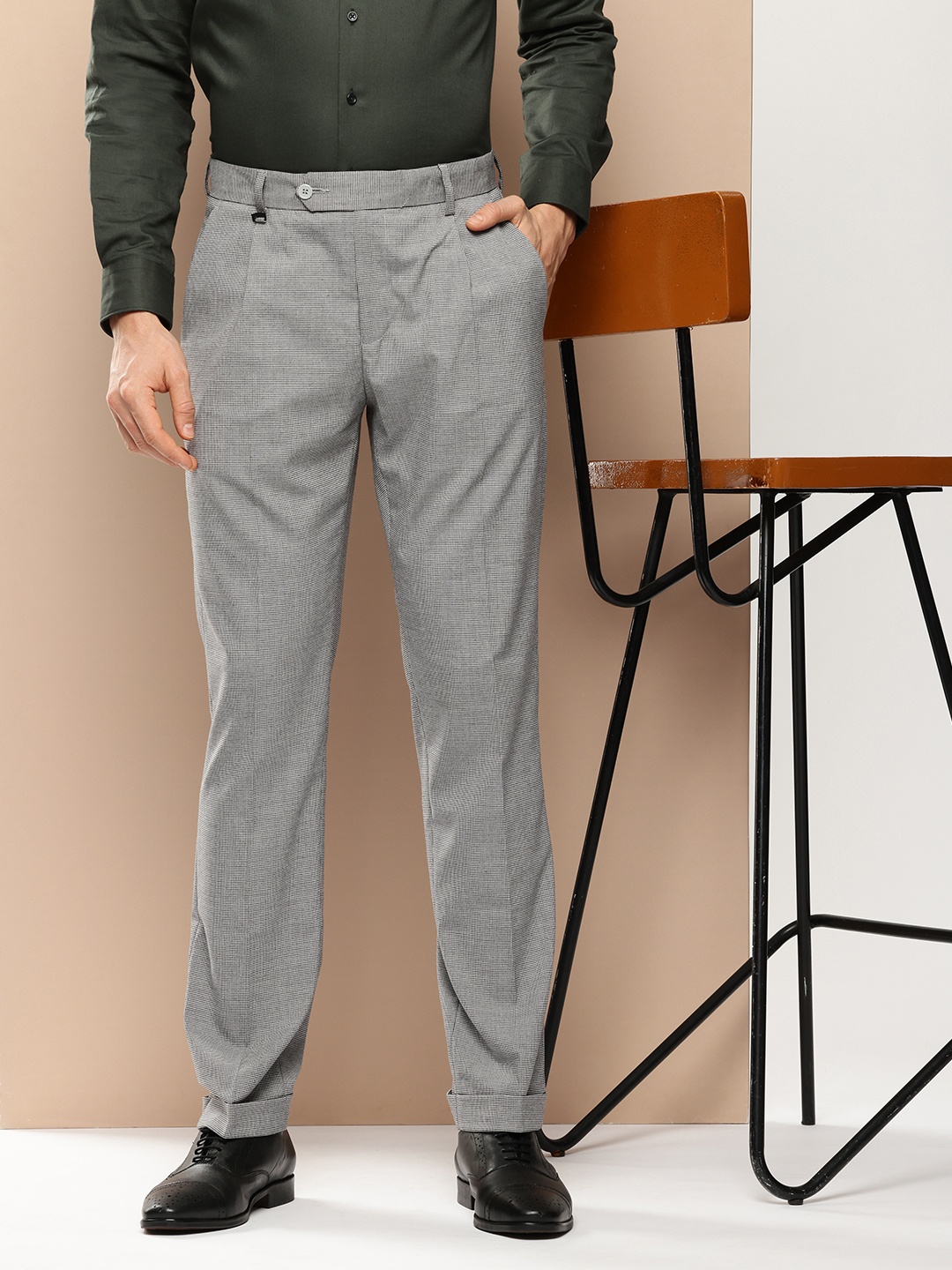 

INVICTUS Men Slim Fit Easy Wash Trousers, Black