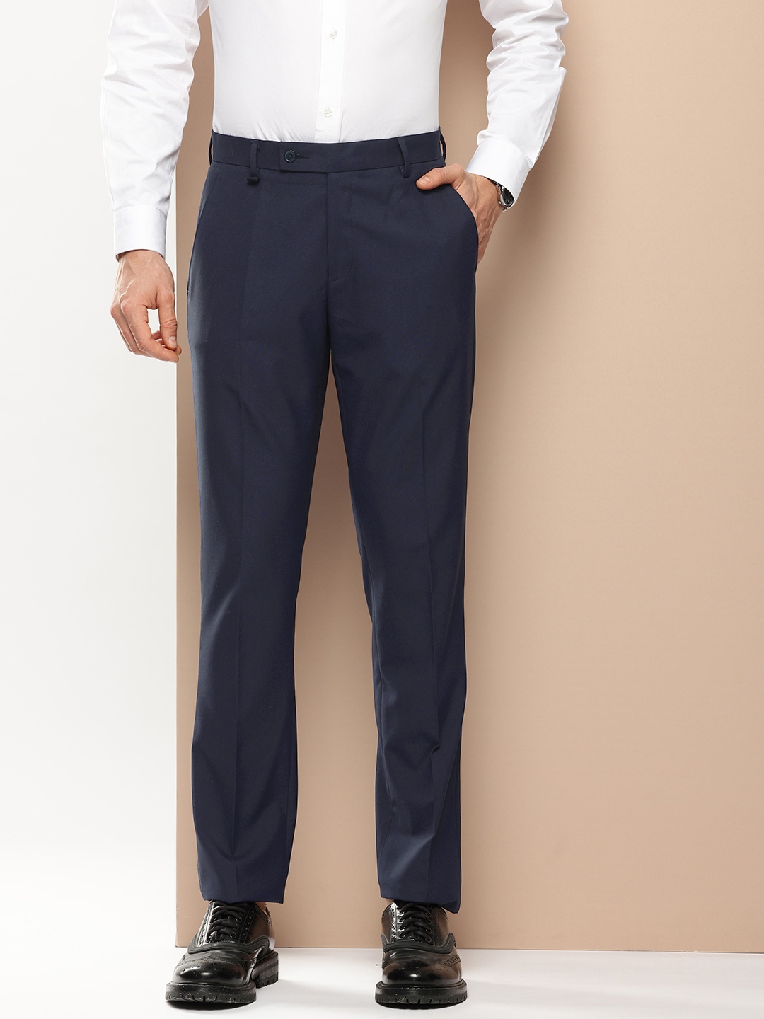 

INVICTUS Men Slim Fit Trousers, Navy blue