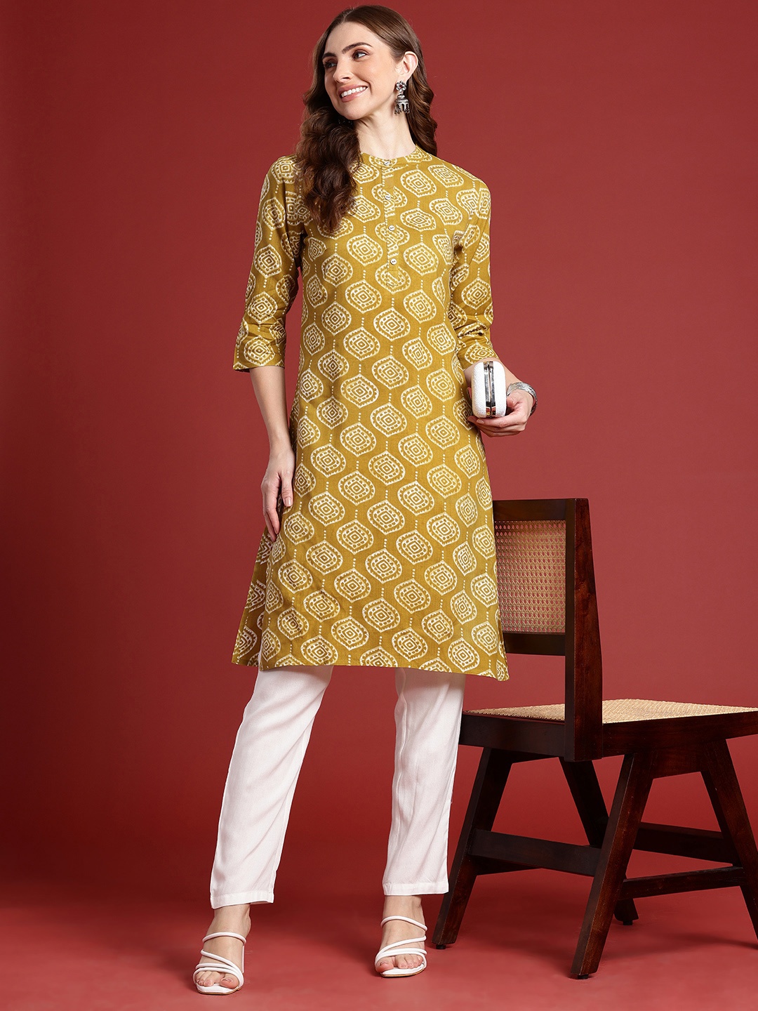 

Anouk Women Printed Regular Kurta with Trousers, Mustard