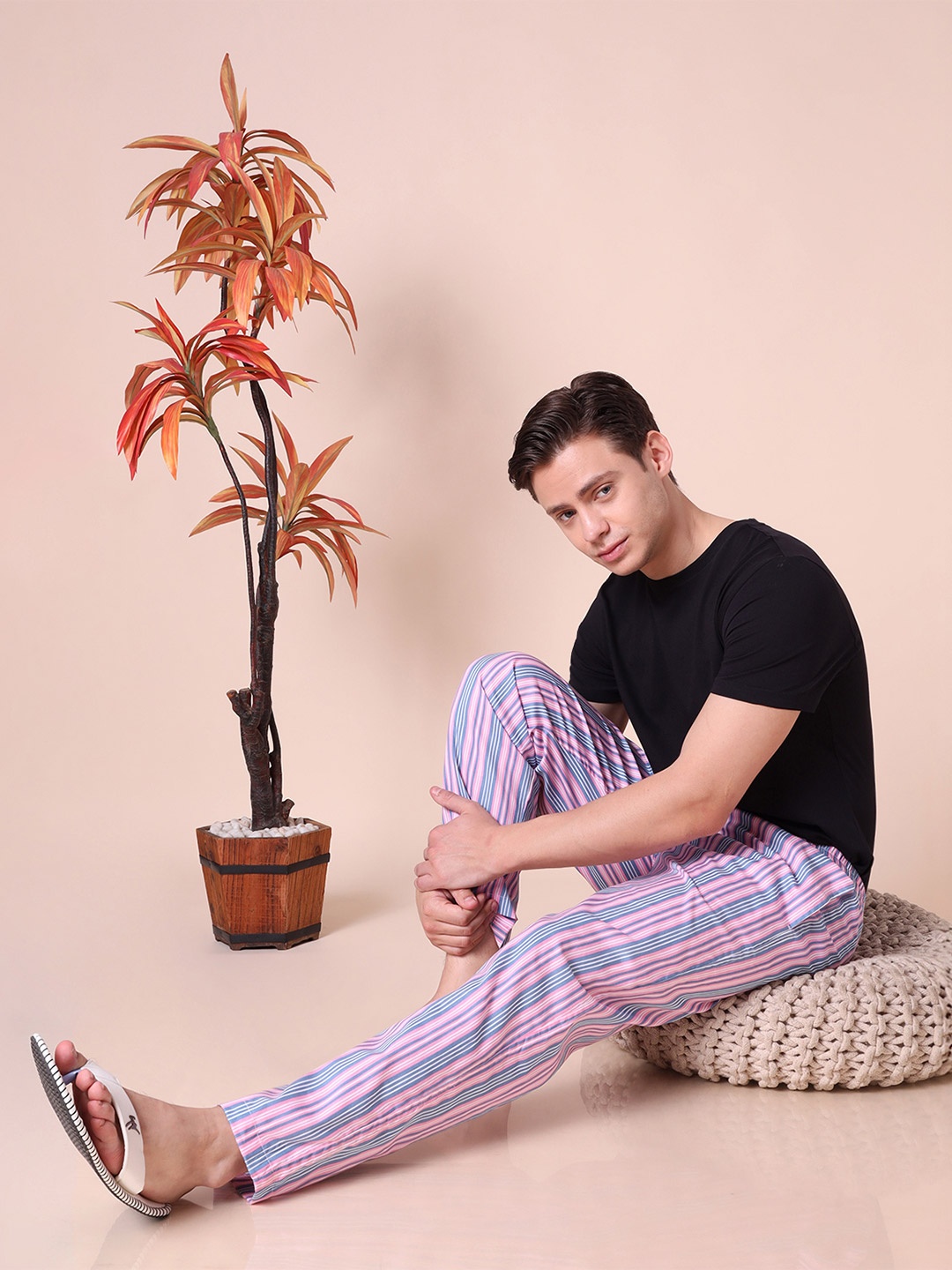 

URBAN SCOTTISH Men Striped Slip-On Lounge Pants, Pink