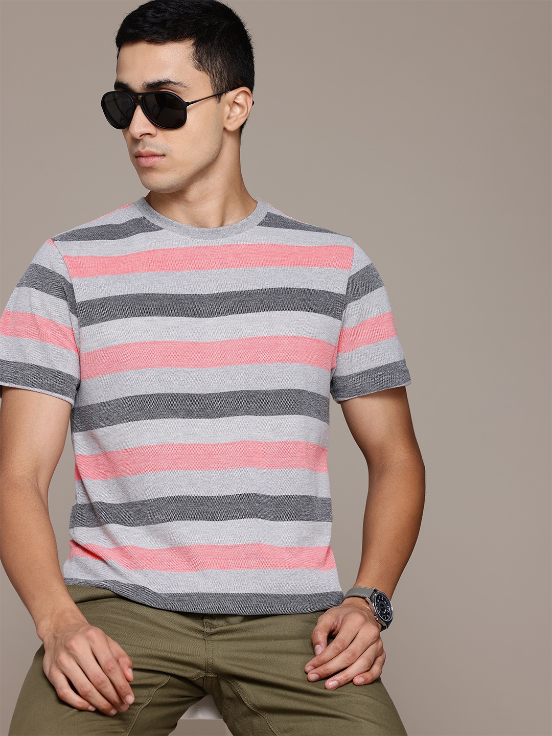 

Roadster Men Striped T-shirt, Grey