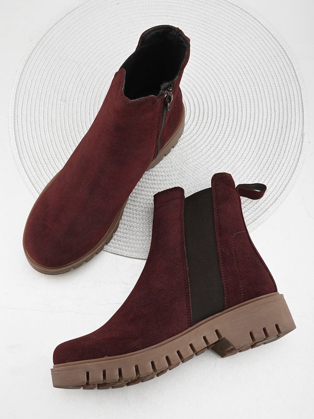

The Roadster Lifestyle Co Women Block Heeled Chelsea Boots, Burgundy